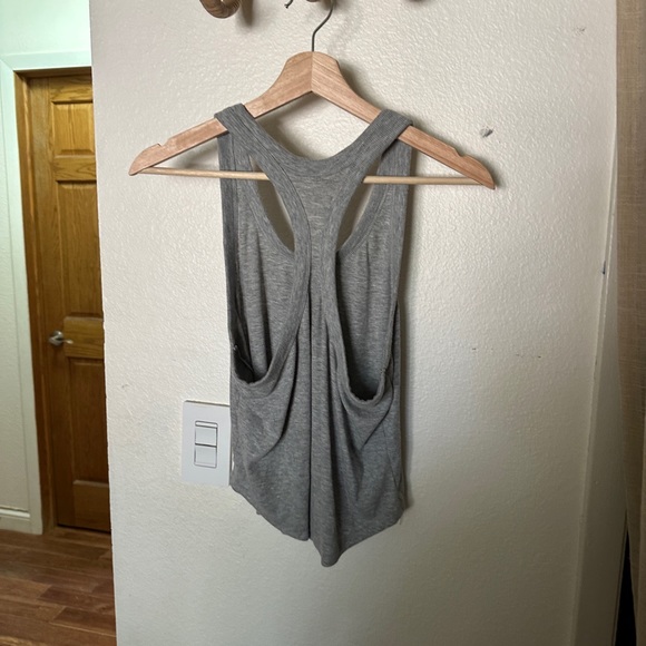 Old Navy Ribbed Crop Racerback Tank - Picture 3 of 3